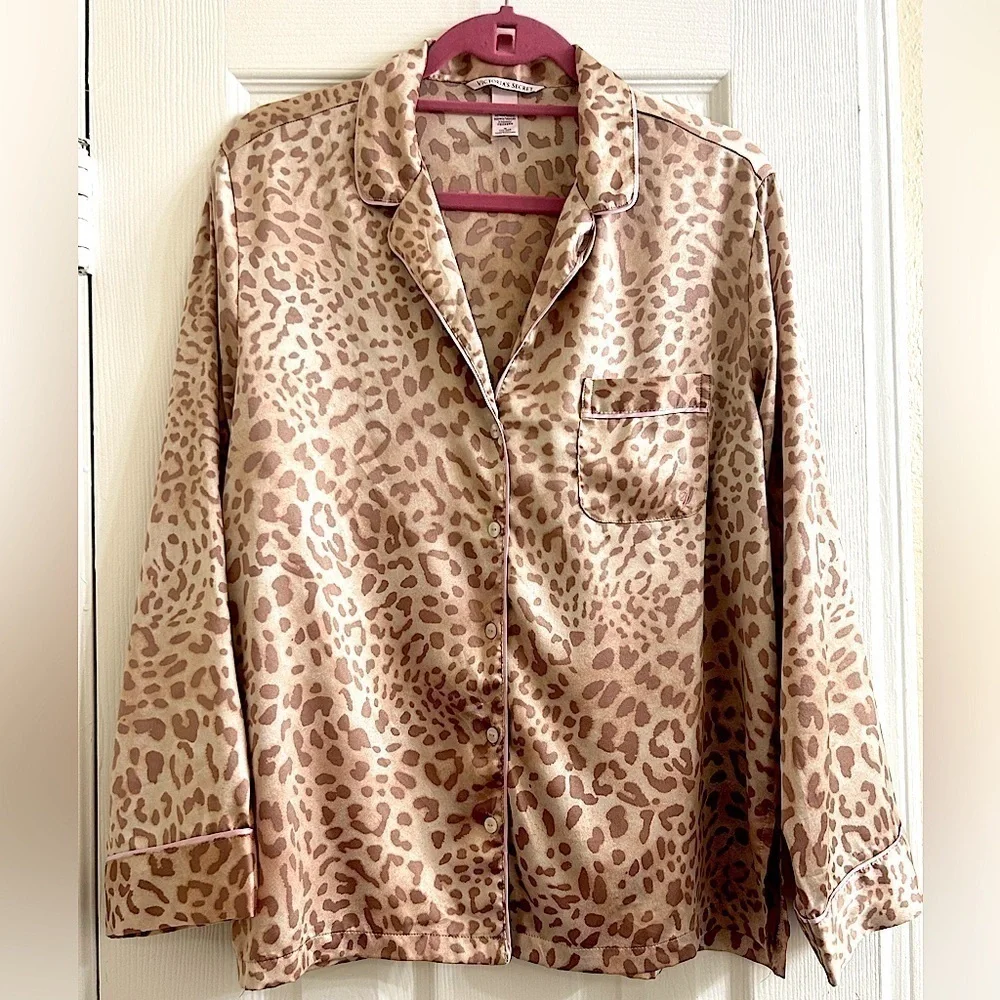 Victoria’s Secret Satin Leopard Print Sleep Shirt - Picture 2 of 8